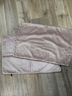 RodeoHome Glisten Velvet Two Pillow Shams in Blush Pink Size 26x17.5 (Standard)